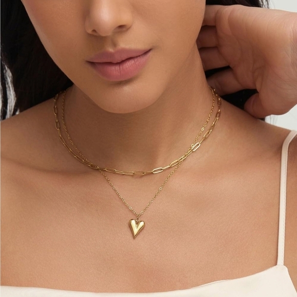 Anthropologie Jewelry - Gold Heart Pendant Necklace